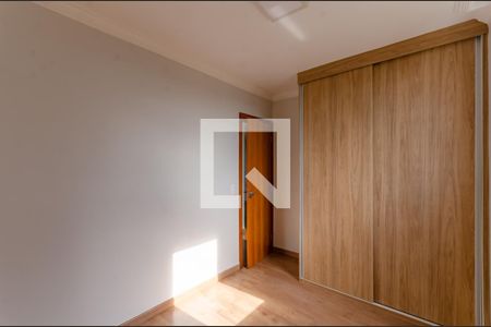 Quarto 1 de apartamento para alugar com 2 quartos, 68m² em Castelo, Belo Horizonte