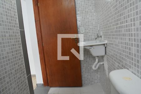 Banheiro de kitnet/studio para alugar com 1 quarto, 19m² em Vila Romana, São Paulo