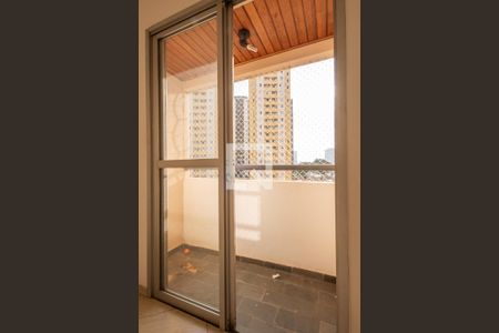 Sacada de apartamento para alugar com 3 quartos, 59m² em Continental, Osasco