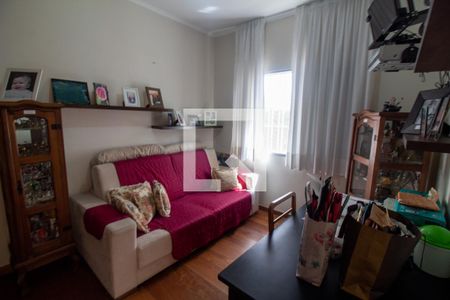 Casa à venda com 300m², 4 quartos e 4 vagas Casa à venda com 300m², 4 quartos e 4 vagasEscritório