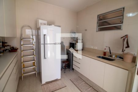 Casa à venda com 300m², 4 quartos e 4 vagas Casa à venda com 300m², 4 quartos e 4 vagasCozinha de Serviço