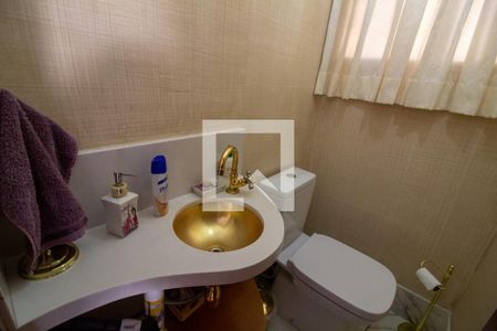 Casa à venda com 300m², 4 quartos e 4 vagas Casa à venda com 300m², 4 quartos e 4 vagasLavabo