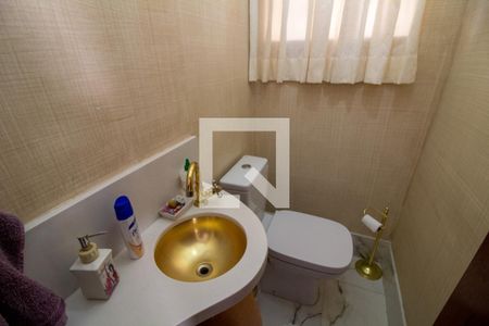 Casa à venda com 300m², 4 quartos e 4 vagas Casa à venda com 300m², 4 quartos e 4 vagasLavabo