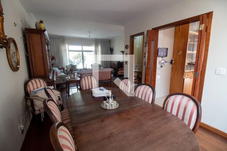 Casa à venda com 300m², 4 quartos e 4 vagas Casa à venda com 300m², 4 quartos e 4 vagasSala de Jantar