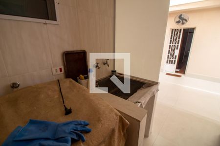 Casa à venda com 300m², 4 quartos e 4 vagas Casa à venda com 300m², 4 quartos e 4 vagasÁrea de Serviço