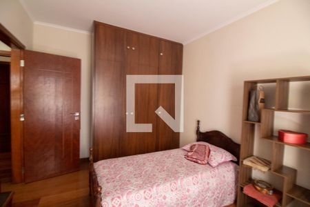 Casa à venda com 300m², 4 quartos e 4 vagas Casa à venda com 300m², 4 quartos e 4 vagasQuarto 2