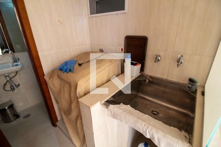 Casa à venda com 300m², 4 quartos e 4 vagas Casa à venda com 300m², 4 quartos e 4 vagasÁrea de Serviço