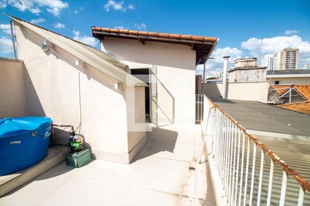 Casa à venda com 300m², 4 quartos e 4 vagas Casa à venda com 300m², 4 quartos e 4 vagasVaranda