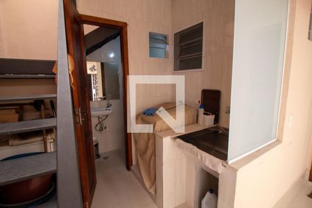 Casa à venda com 300m², 4 quartos e 4 vagas Casa à venda com 300m², 4 quartos e 4 vagasÁrea de Serviço