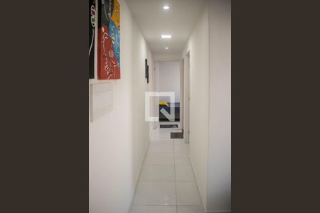 Corredor de apartamento para alugar com 2 quartos, 50m² em Alto do Coqueirinho, Salvador