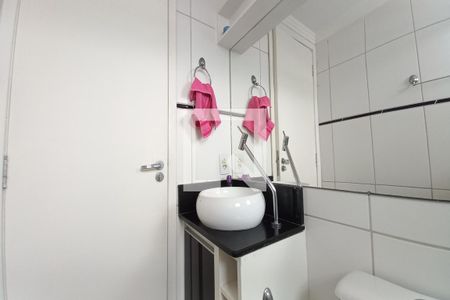 Banheiro de apartamento à venda com 2 quartos, 44m² em Jardim Márcia, Campinas