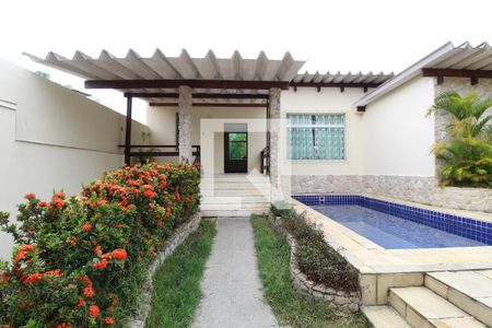 Frente da casa de casa para alugar com 4 quartos, 320m² em Freguesia (jacarepaguá), Rio de Janeiro