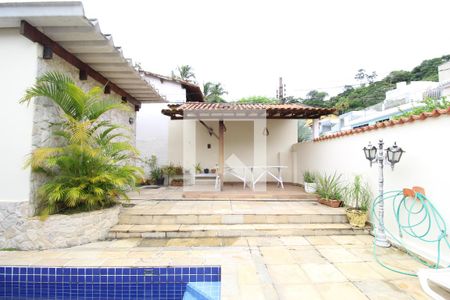 Varanda da frente de casa para alugar com 4 quartos, 320m² em Freguesia (jacarepaguá), Rio de Janeiro