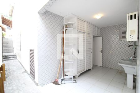 Casa para alugar com 320m², 4 quartos e 1 vagaÁrea de Serviço