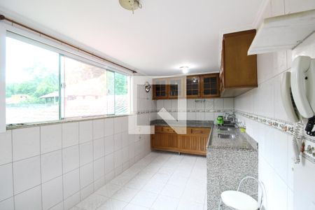 Casa para alugar com 320m², 4 quartos e 1 vagaCozinha