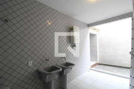 Casa para alugar com 320m², 4 quartos e 1 vagaÁrea de Serviço