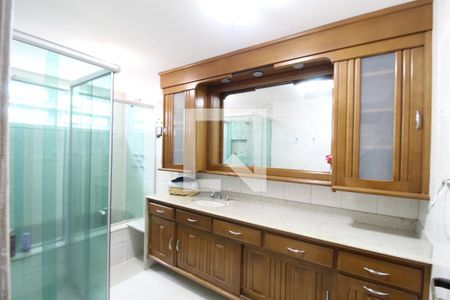 Casa para alugar com 320m², 4 quartos e 1 vagaBanheiro Quarto 1 - Suíte