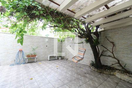 Casa para alugar com 320m², 4 quartos e 1 vagaQuintal Fundos