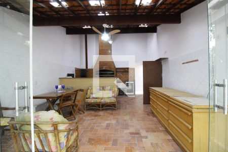 Casa para alugar com 320m², 4 quartos e 1 vagaÁrea Gourmet - Fundos