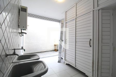 Casa para alugar com 320m², 4 quartos e 1 vagaÁrea de Serviço