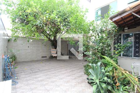 Casa para alugar com 320m², 4 quartos e 1 vagaQuintal Fundos