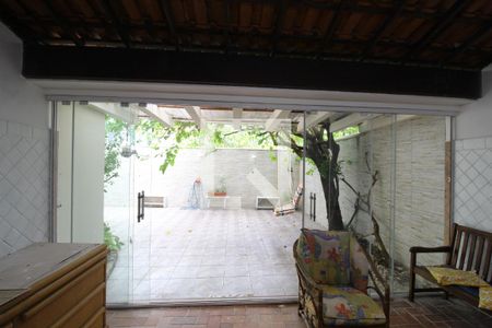 Casa para alugar com 320m², 4 quartos e 1 vagaÁrea Gourmet - Fundos