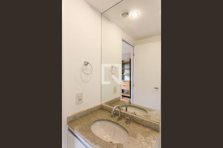 Banheiro de kitnet/studio para alugar com 1 quarto, 25m² em Vila Zilda, São Paulo