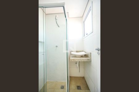 Apartamento para alugar com 34m², 2 quartos e 1 vaga Apartamento para alugar com 34m², 2 quartos e 1 vagaBanheiro social
