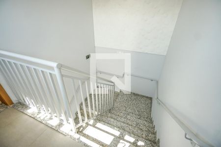 Apartamento para alugar com 34m², 2 quartos e 1 vaga Apartamento para alugar com 34m², 2 quartos e 1 vagaEscada