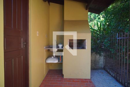 Casa à venda com 240m², 4 quartos e 2 vagasChurrasqueira