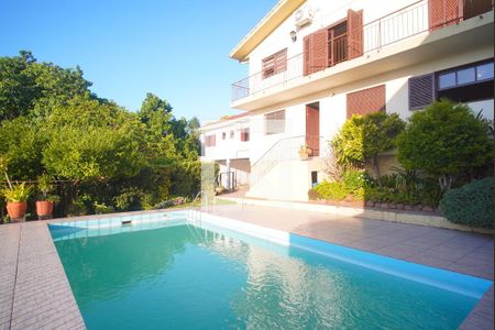 Casa à venda com 240m², 4 quartos e 2 vagasPiscina