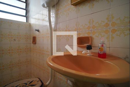 Casa à venda com 240m², 4 quartos e 2 vagasBanheiro 3