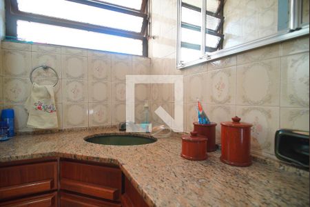 Casa à venda com 240m², 4 quartos e 2 vagasBanheiro 2