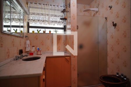 Casa à venda com 240m², 4 quartos e 2 vagasBanheiro