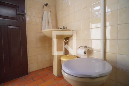 Casa à venda com 240m², 4 quartos e 2 vagasBanheiro