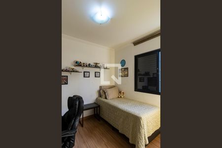 Apartamento à venda com 115m², 4 quartos e 3 vagasQuarto 2