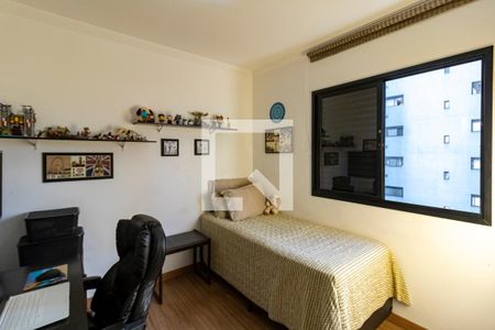 Apartamento à venda com 115m², 4 quartos e 3 vagasQuarto 2