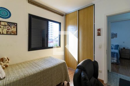 Apartamento à venda com 115m², 4 quartos e 3 vagasQuarto 2