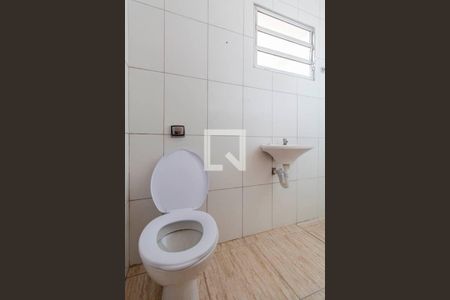 Casa à venda com 300m², 7 quartos e 2 vagas Casa à venda com 300m², 7 quartos e 2 vagasCasa 3 Banheiro