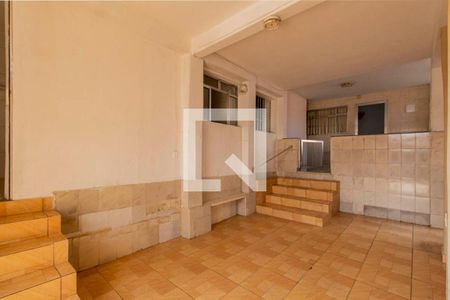 Casa à venda com 300m², 7 quartos e 2 vagas Casa à venda com 300m², 7 quartos e 2 vagasÁrea Comum - Quintal