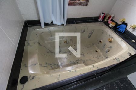 Casa à venda com 200m², 3 quartos e 2 vagasBanheiro da Suíte 2