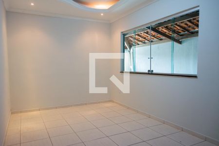 Sala de casa à venda com 3 quartos, 170m² em Lúcio de Abreu, Contagem