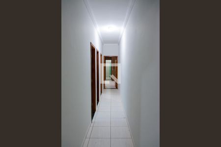Corredor de casa à venda com 3 quartos, 170m² em Lúcio de Abreu, Contagem