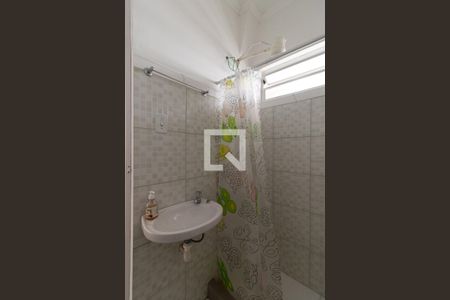 Banheiro de kitnet/studio para alugar com 1 quarto, 21m² em Centro Histórico, Porto Alegre