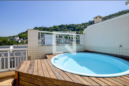 Apartamento à venda com 216m², 3 quartos e 2 vagasCobertura