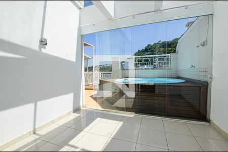 Apartamento à venda com 216m², 3 quartos e 2 vagasCobertura