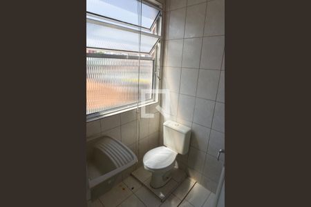 Banheiro de kitnet/studio para alugar com 1 quarto, 27m² em Bela Vista, São Paulo