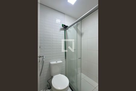Banheiro de kitnet/studio para alugar com 1 quarto, 37m² em Setor Bueno, Goiânia