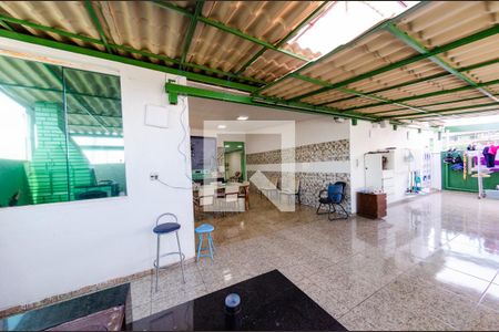 Casa à venda com 462m², 5 quartos e 2 vagasÁrea de churrasqueira