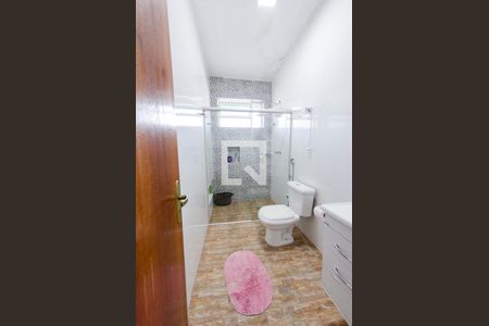 Casa à venda com 462m², 5 quartos e 2 vagasBanheiro suíte 2